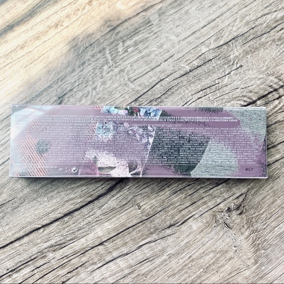 MAC Risk Taker Eye Shadow & Highlighting Palette - Picture 10 of 11